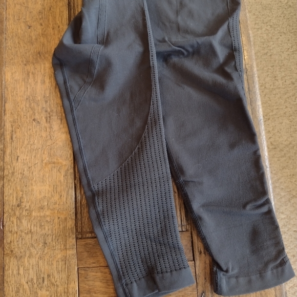 Lululemon leggings - Picture 2 of 6